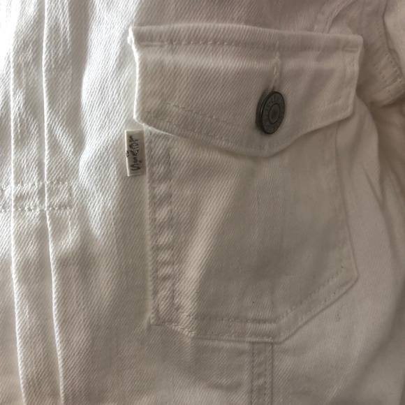 Levi’s White Jean Jacket - Picture 2 of 2